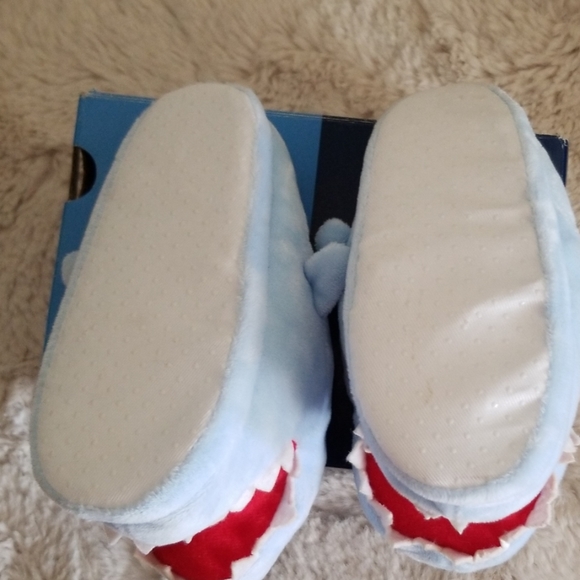 Shark slippers 🦈 - Picture 3 of 4
